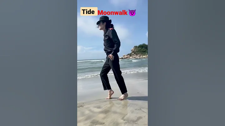 #seabeach #moonwalk collapse😂Michael Jackson still alive🕴🏻🔥#jam #mj #michaelzaxon#dangerous#shorts 😍
