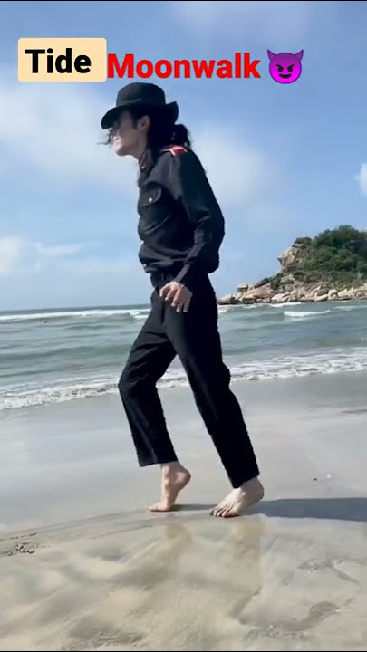 #seabeach #moonwalk collapse😂Michael Jackson still alive🕴🏻🔥#jam #mj #michaelzaxon#dangerous#shorts 😍