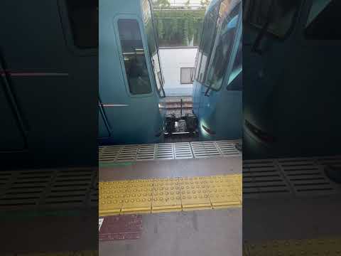 青いロマンスカー小田急60000形電車小田原駅連結シーン✨