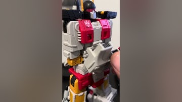 TRANSFORMERS AOTP SUPERION POSSIBLE BREAKAGE?
