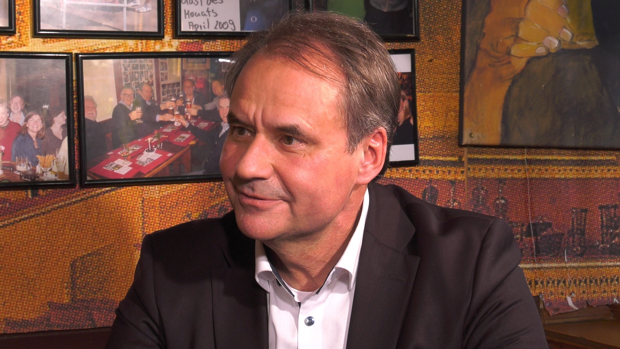 Kneipenduell 14 Braunschweig First Oberburgermeister Ulrich Markurth Im Vier Linden Youtube