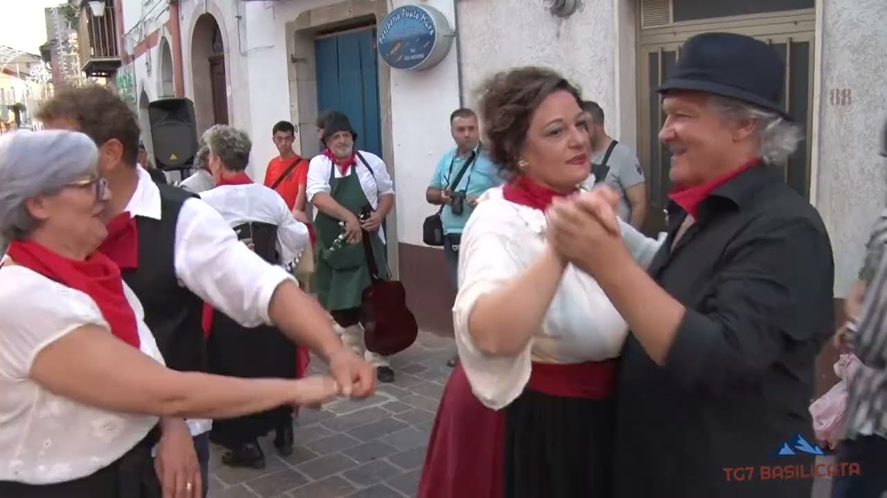 TG7 Basilicata Ruvo del Monte. Riviviamo le tradizioni di una volta. Versi di Emilio D'Andrea