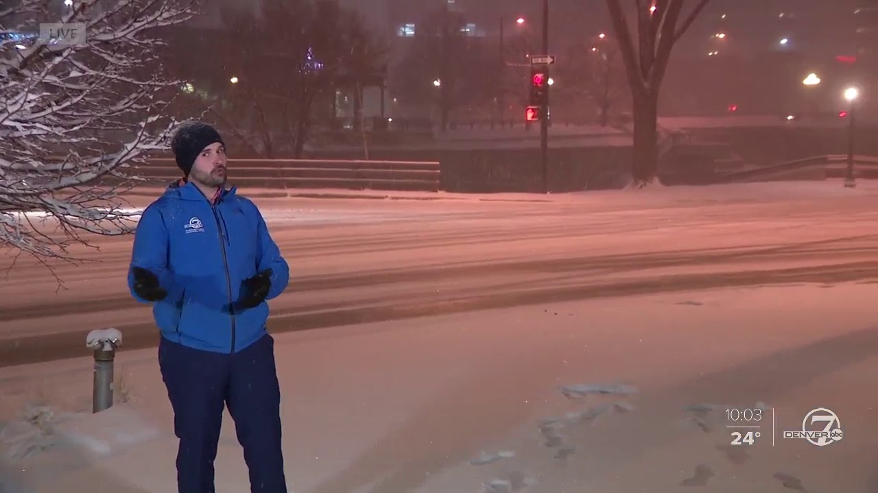 Heavy snow causing travel mess along I-70 in the mountains - YouTube