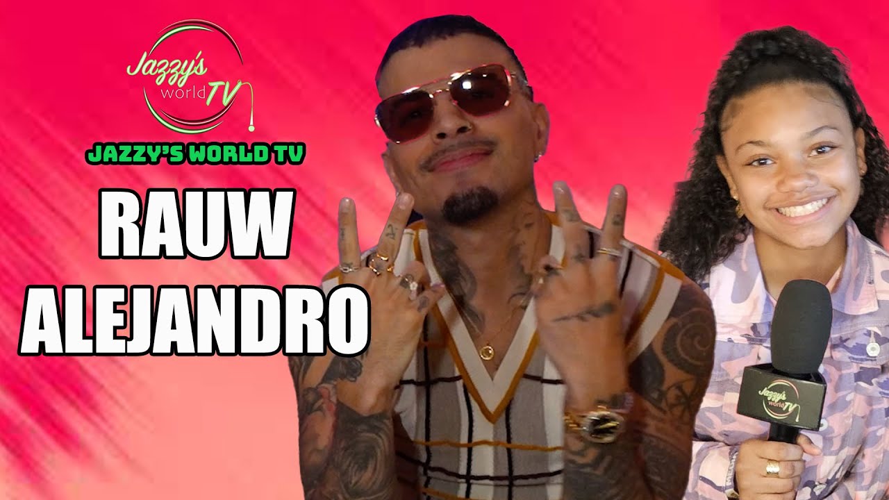Rauw Alejandro habla de moda, inspiraciones de sus padres, y su carrera anterior en el futbol
