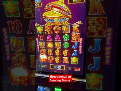 Josue Capetillo Franco y Roberto de Llano parodiando en Casino Life Merida