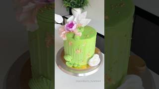 White chocolate drip ?cake cakevideos trending whitechocolate viral youtubeshorts shortfeed