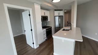 T2105 - 2 bedroom 1,045 sqft. - Skyline
