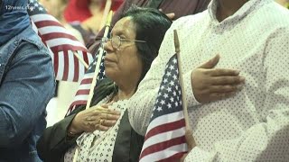 Hundreds become US citizens in Phoenix naturalization ceremony