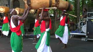 Miniatura de vídeo de "The Drummers of Burundi - C - LIVE at Afrikafestival Hertme 2013"
