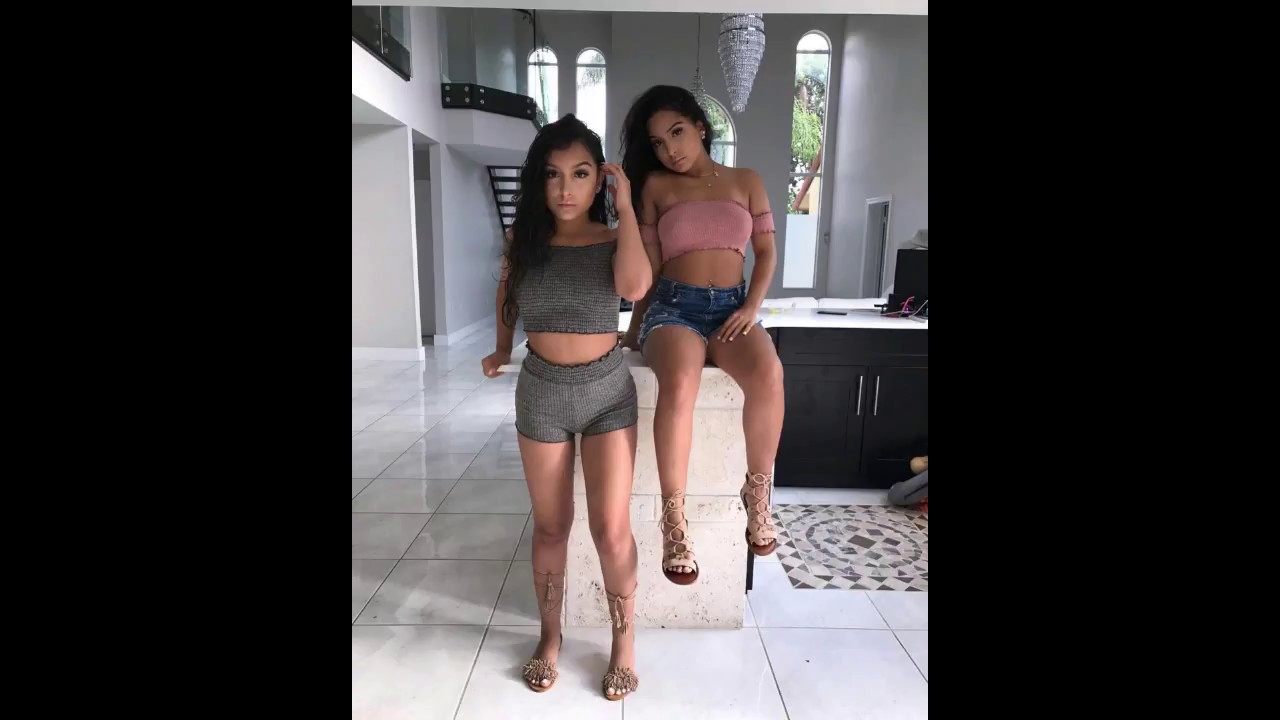 SiAngie Twins The Best Outfits!