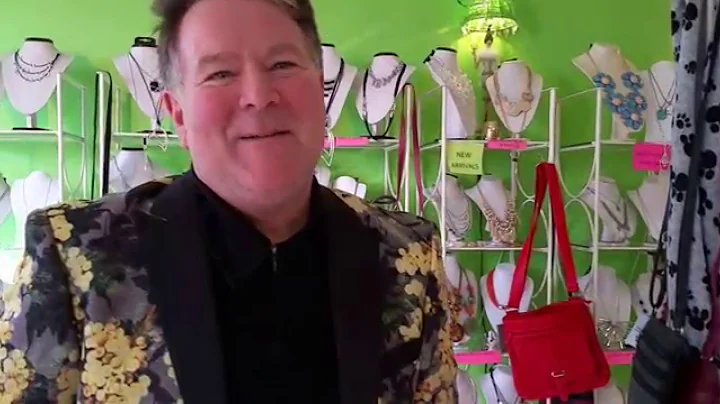 Meet KENNETH BELL, Canada's king of bling!