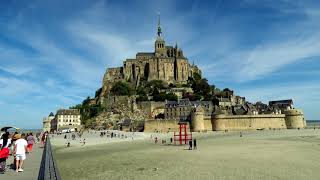 Mont Saint Michel et Cathédrales de Chartres et Reims – joyaux de l’art gothique.