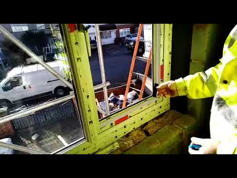 Cum se montează o fereastră