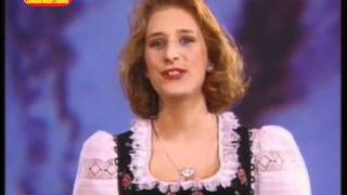 Video thumbnail of "Stefanie Hertel - Über jedes Bacherl geht a Brückerl"