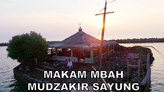 Download lagu Rahasia Mbah Mudzakir, Makam di Tengah Laut, Tidak Pernah Tenggelam | Karomah Wali Allah