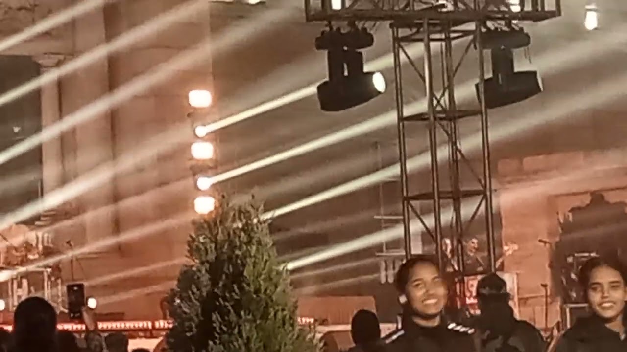 Song performance of Kailash Khera