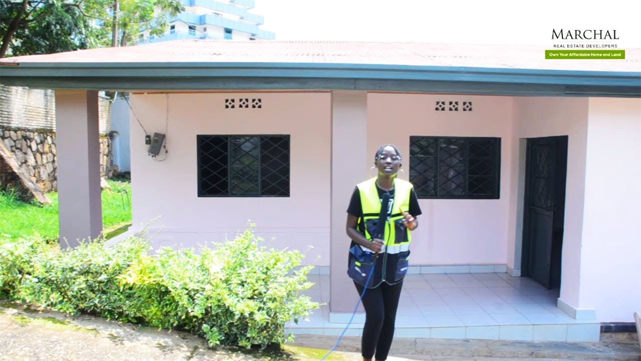 Inzu Nziza Ikodeshwa Make Cyane Hano Ku Gishushu Hafi y' Umuhanda