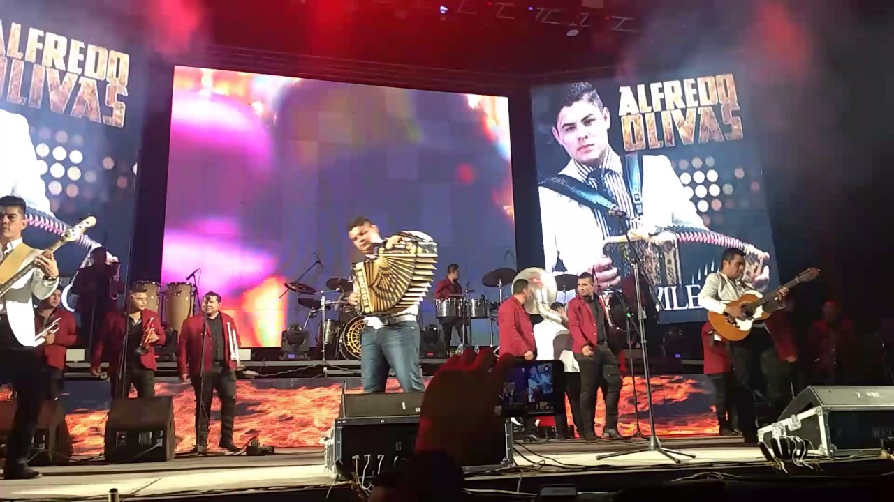 Diez Charolas/Alfredo Olivas/Rodeo Texcoco 1/Jul/17 YouTube