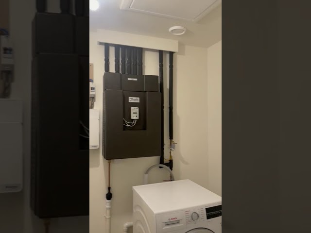 Video 1: Bed and side drawer in 1 room