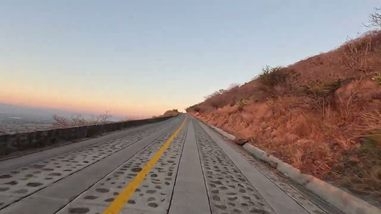 subiendo la cuesta en la mañana