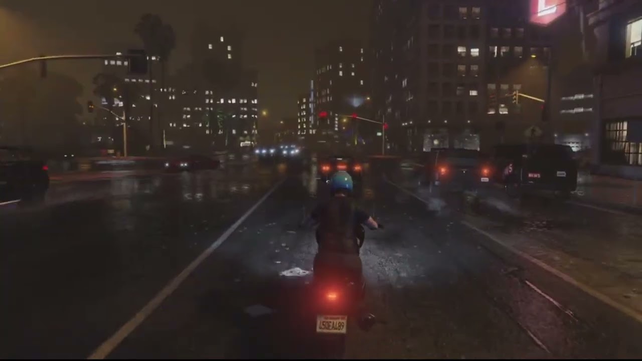 GTA V: relajante paseo en motocicleta por Vinewood y sus alrededores con fuertes lluvias y truenos.