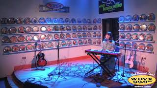 Vignette de la vidéo "Rose Betts "Alone in a Uber" live on the WDVX Blue Plate Special 06/07/2022"