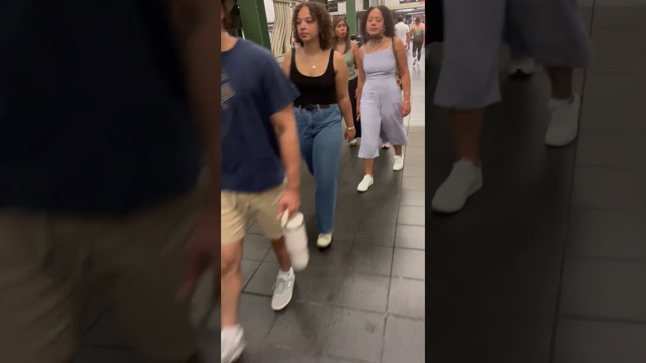Παρακολούθηση New York City hype is everything! Pt#7 #city #nyc #nycvlog στο YouTube Παρακολούθηση New York City hype is everything! Pt#7 #city #nyc #nycvlog στο YouTube