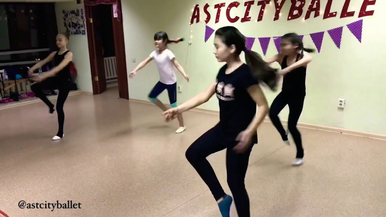 Лезьте на ветку. Там и висит 🍇 фрукт.. ASTCITYBALLET ‘SCB 15.12.2018.