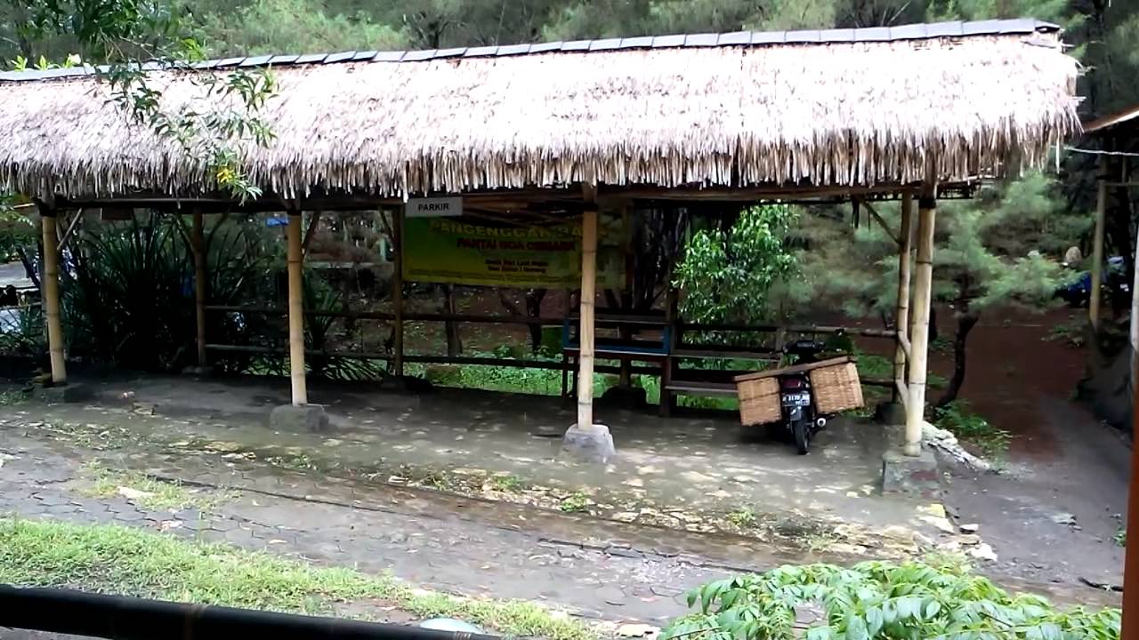 Rumah Makan Pangenggar Rasa Di Pantai Goa Cemara