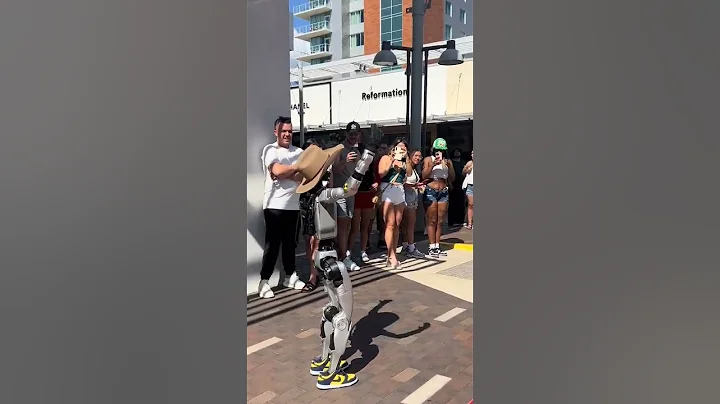 robots #robotsontiktok #robotics #austinrobot #comedyroast #Rizzbot