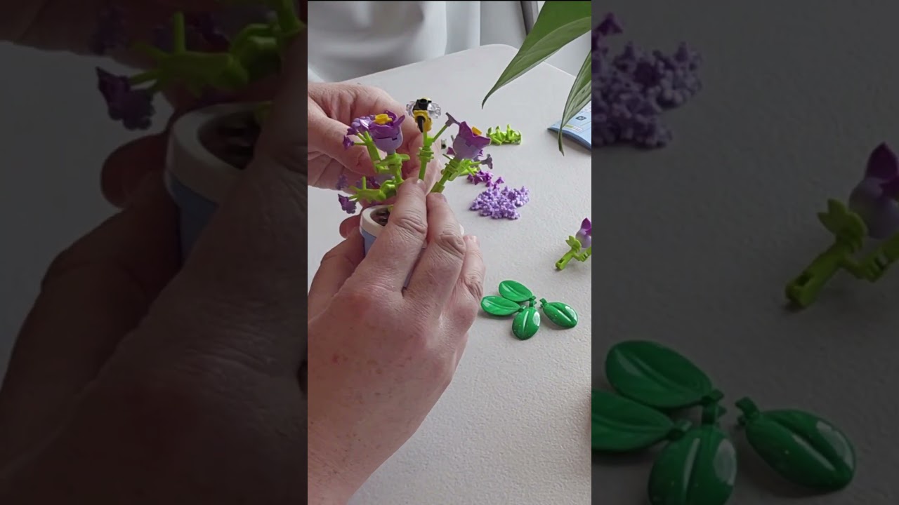 Lego Build Zuru: Garden Pot Pants - Hydrangea| Because Real Dirt is Scary 