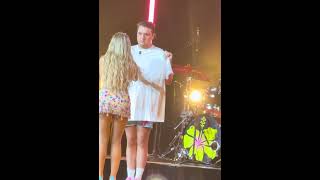 Zara Larsson fan spray paint shirt march 31 2026 Washington DC the anthem