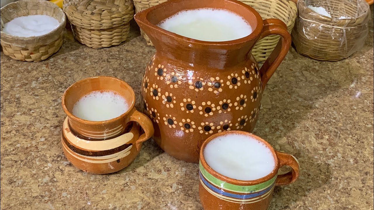 atole blanco de maiz cocido - YouTube