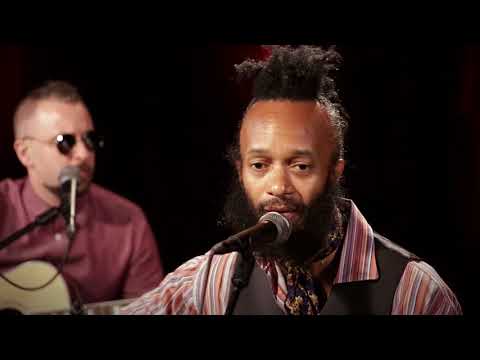 Putar A Cold November Street - Fantastic Negrito