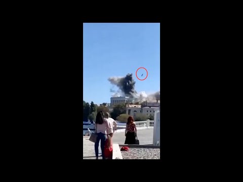 Видео момента прилёта ракеты по штабу Черноморского флота РФ в Севастополе