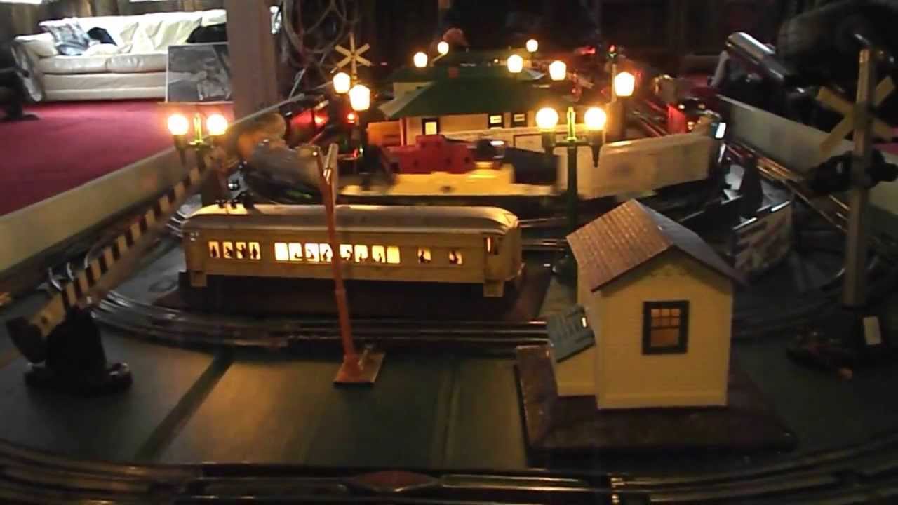 Lionel trains 1952 027 gauge outer loop and 1948 "0 " gauge inner