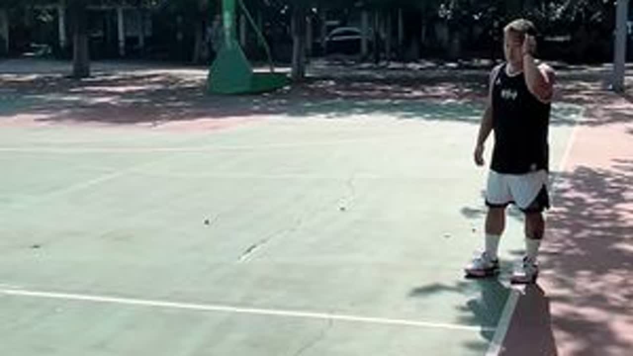 再过三年我还发 十年以后我再慢慢看   保持初心 热爱篮球