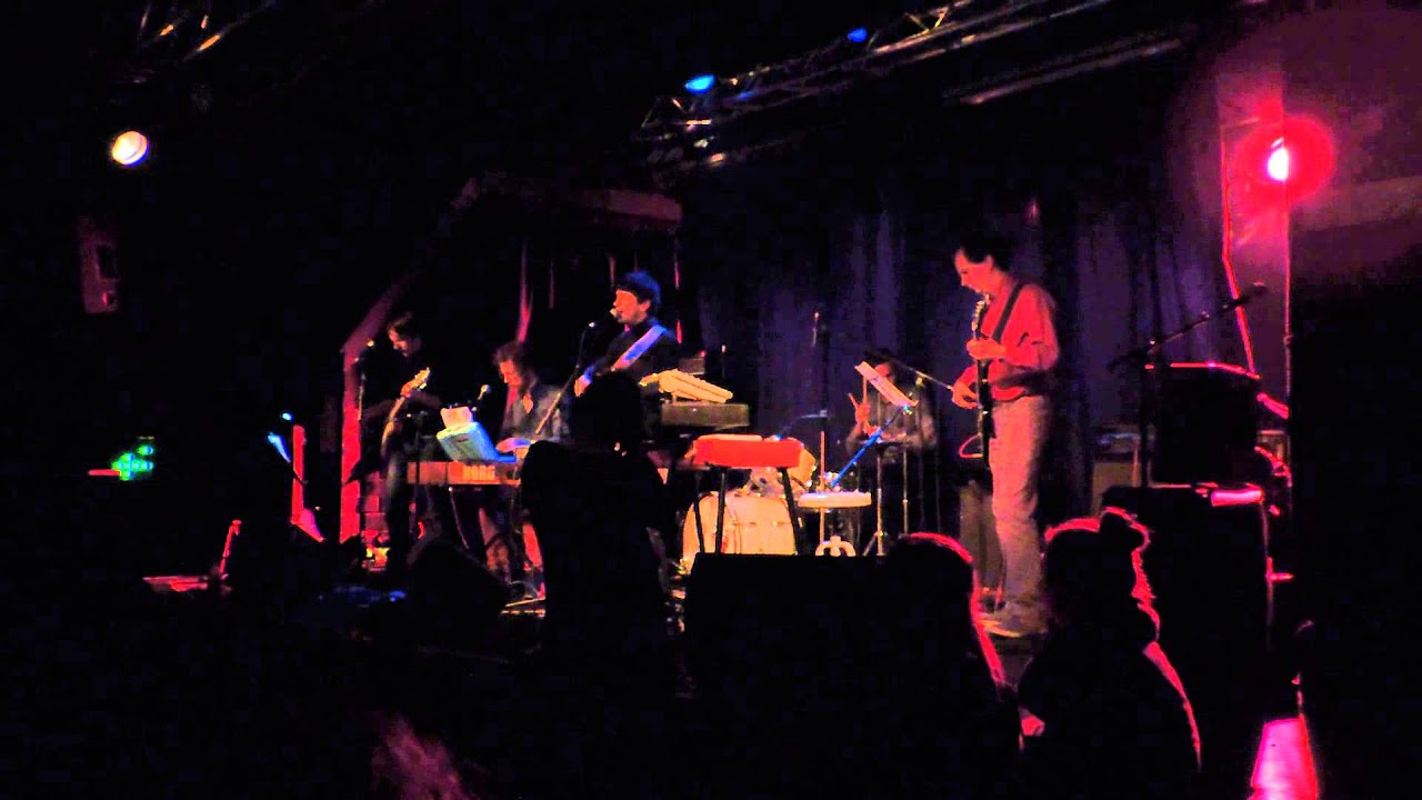 Guarda Monsieur Mo Rio - live im Komma Esslingen (ESXSW) su YouTube Guarda Monsieur Mo Rio - live im Komma Esslingen (ESXSW) su YouTube