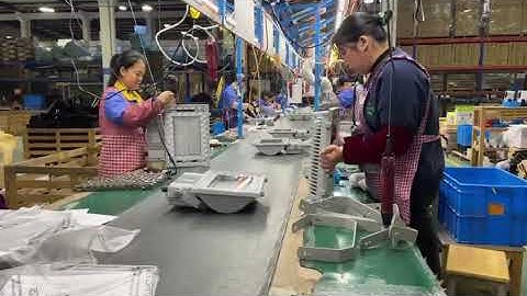 led flood light assembly line