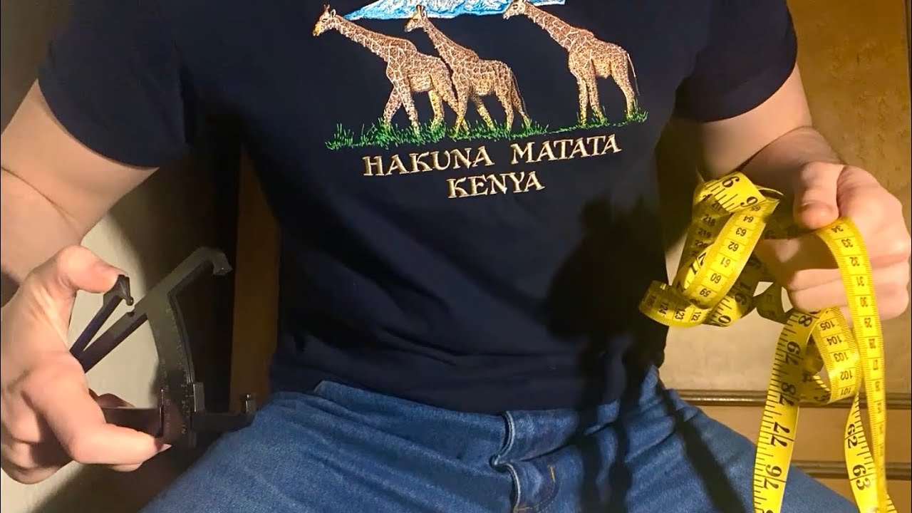 ASMR Safari guide measures you for the lions