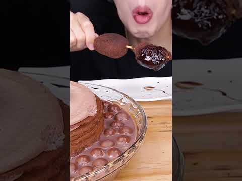 ASMR MALTESERS CHOCOLATE MILK MAGNUM ICE CREAM CAKE NUTELLA LOTUS DESSERT MUKBANG 먹방咀嚼音EATING SOUNDS