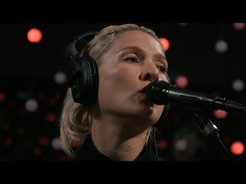 Cate Le Bon - Miami (Live on KEXP)