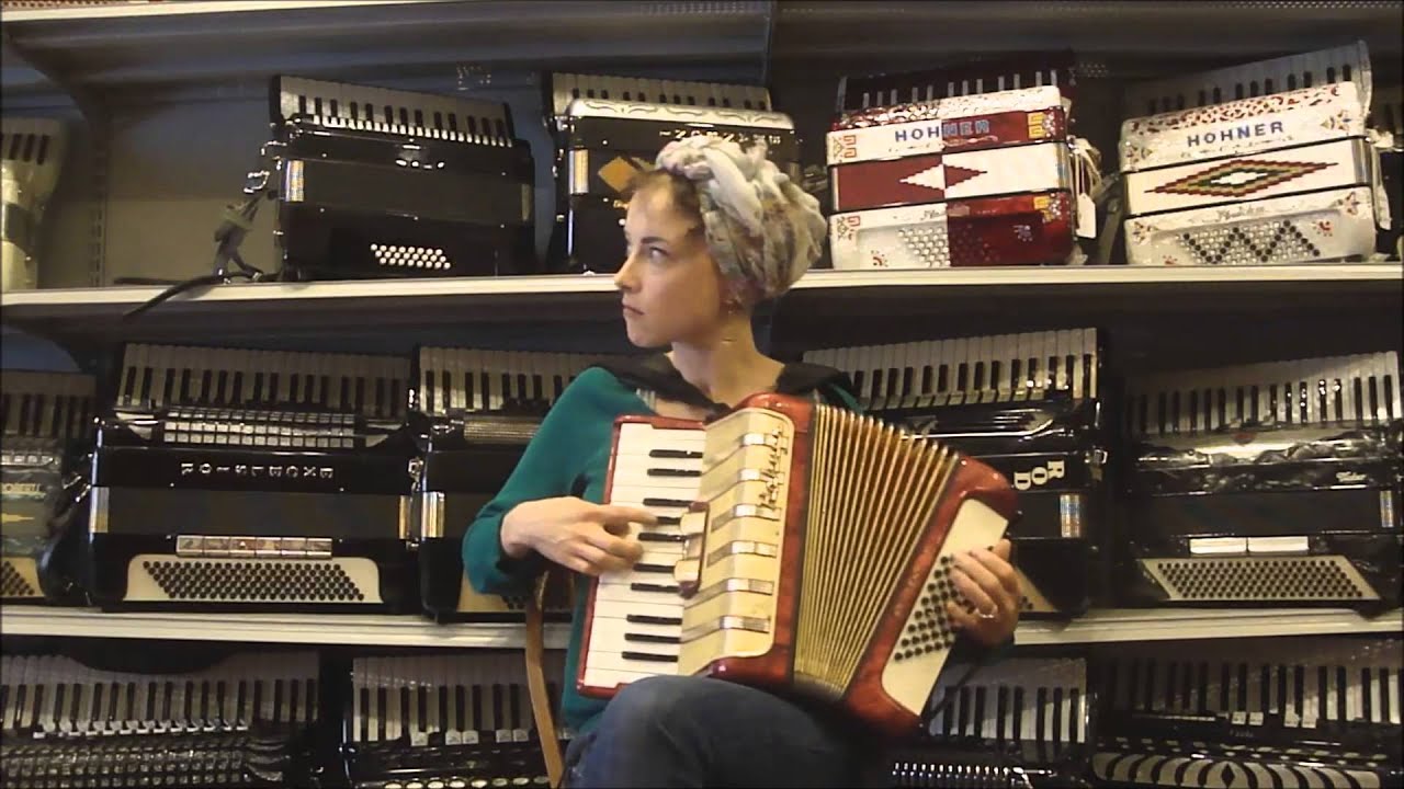 1425 - Red Gold Hohner Student VM LM 48 $895