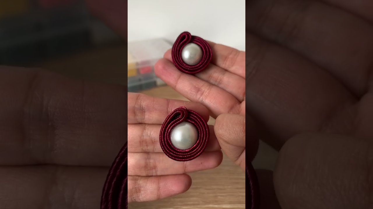 Aretes o topitos en Soutache