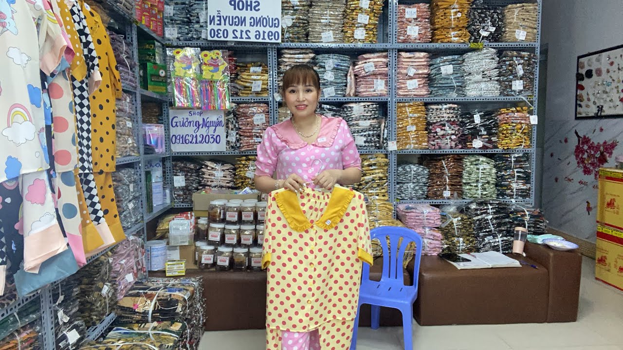 27/6 em mời cả nhà YouTube em xem live mua đồ ủng hộ cho Gương Nguyễn nhé hihi