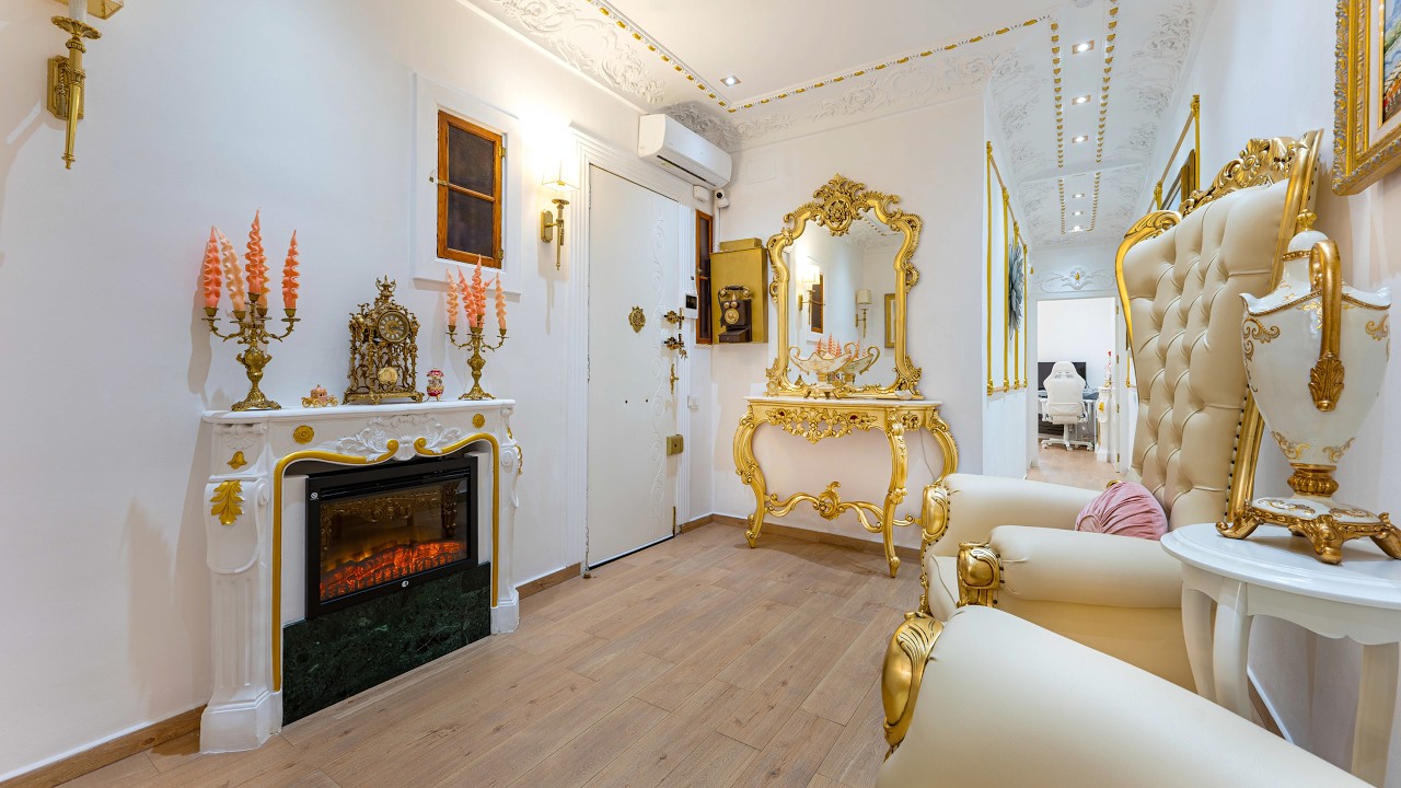 Video tour — 200 m² Triplex with Two Private Terraces and Private Lift in a Period Building near Montjuïc