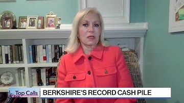 Buffett Cutting Apple Stake Makes Sense, CFRA