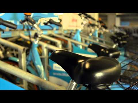 วีดีโอ: วิธีใช้ Blue Bikes: โครงการแบ่งปันจักรยานของบอสตัน