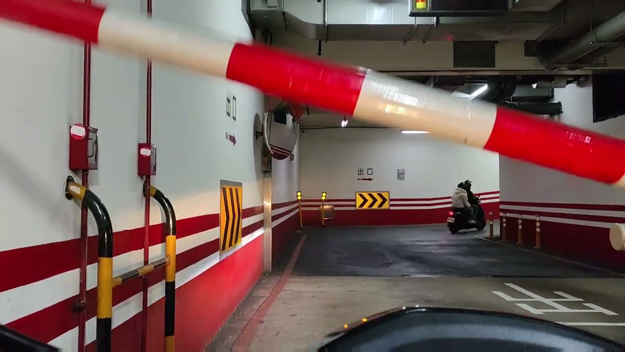 【現為 統一國際大樓（DREAM PLAZA）停車場】台灣聯通停車場-誠品信義場 機車停車動線 Xinyi Parking Lot （機車1小時10元/每日最高收費30元）#信義區 #停車場