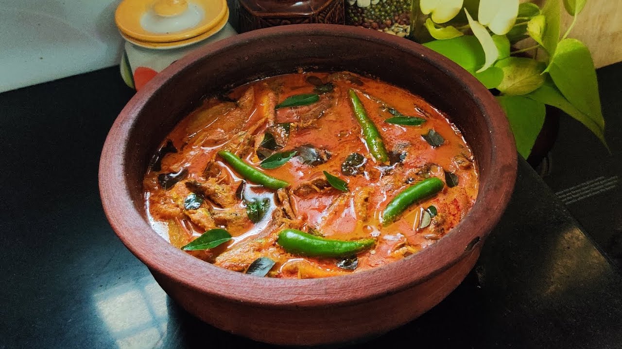 മാങ്ങാ ഇട്ട മത്തി കറി/Fish mango curry 